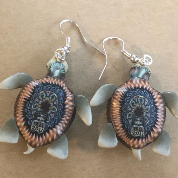 Jon Stuart Anderson Sea Turtle Earrings - Picture 4 of 7
